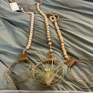NWT hand crafted air plant hanger, on tweed with wooden beads.